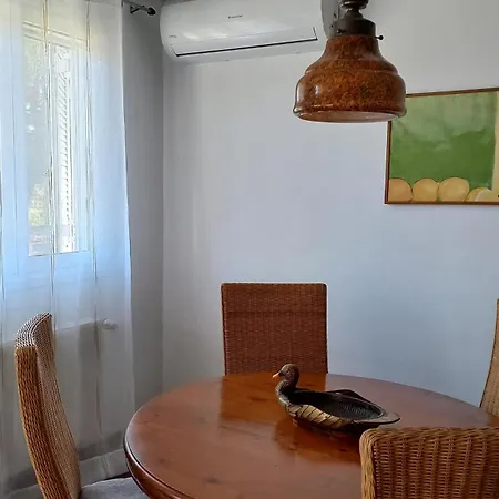 ионика Apartment Kalo Nero
